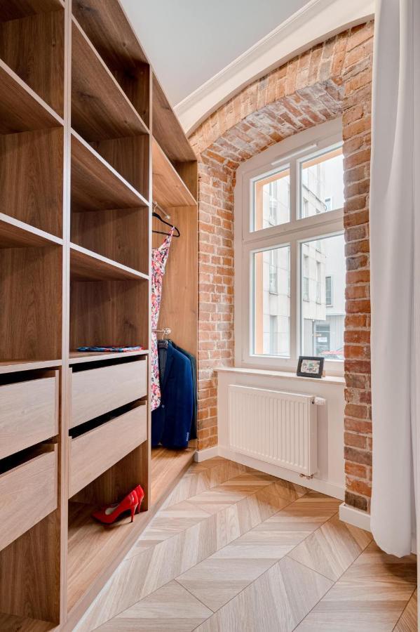 Pleasant Apart ~ 700M Main Square - Self Check-In 24H Wroclaw Ngoại thất bức ảnh