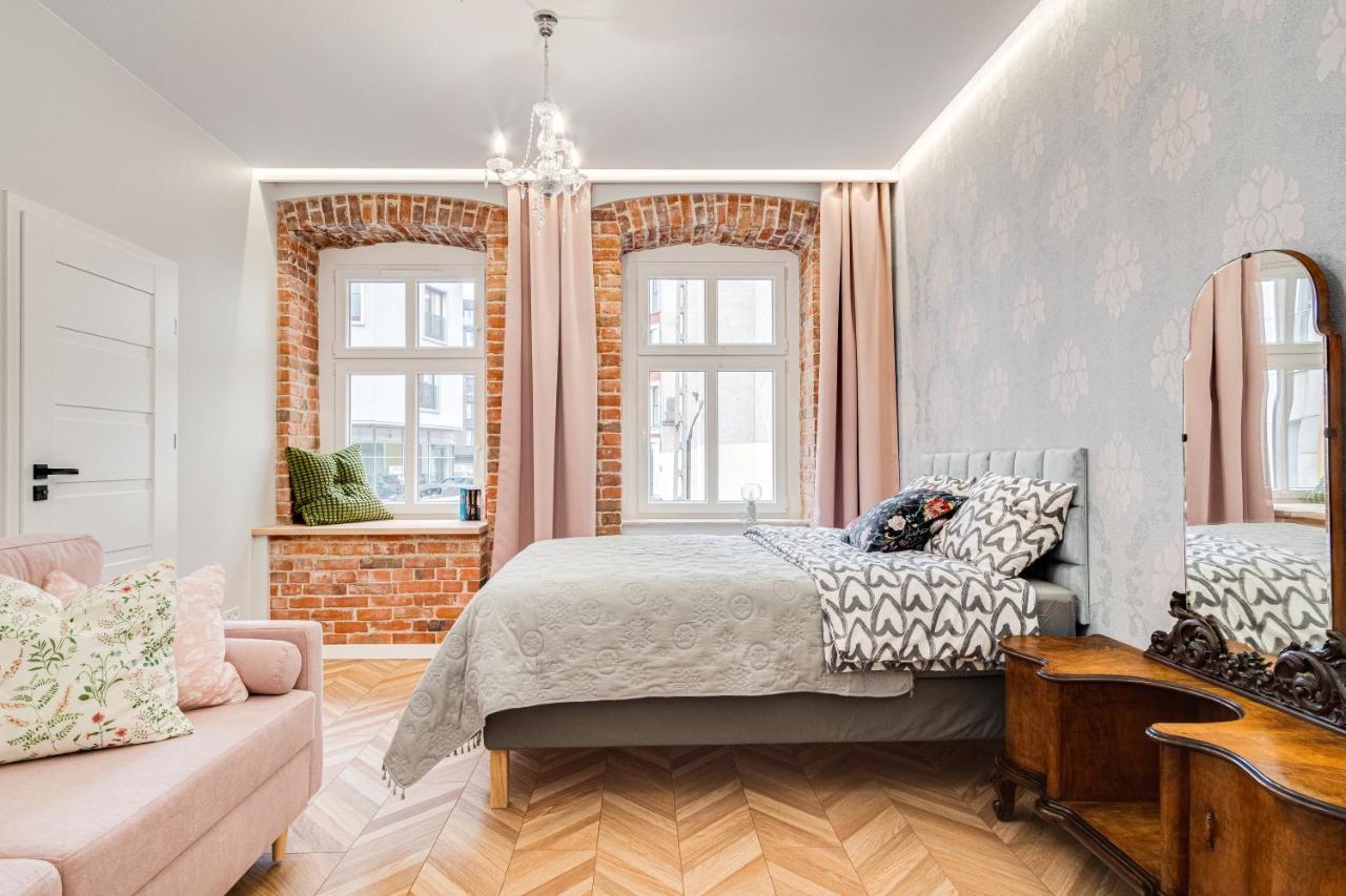 Pleasant Apart ~ 700M Main Square - Self Check-In 24H Wroclaw Ngoại thất bức ảnh