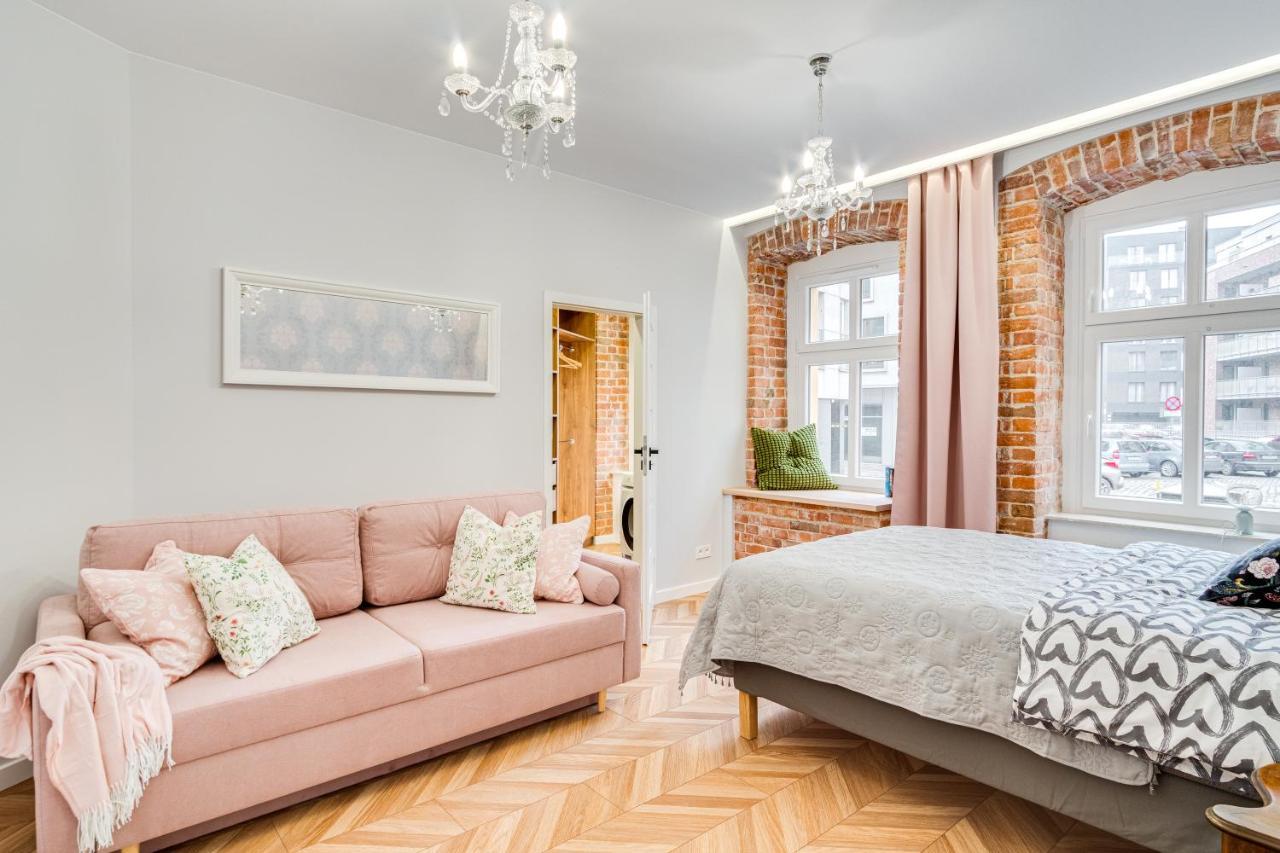 Pleasant Apart ~ 700M Main Square - Self Check-In 24H Wroclaw Ngoại thất bức ảnh